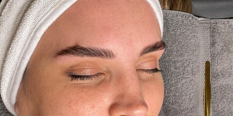 Brow Lamination Before & After Image